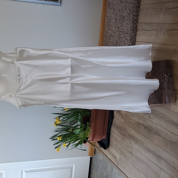 Jones New York night gown.Large. - Picture 5 of 8